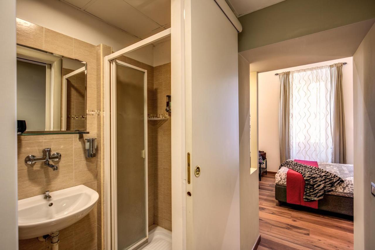Monticello Apartment Via Cavour Рим Номер фото